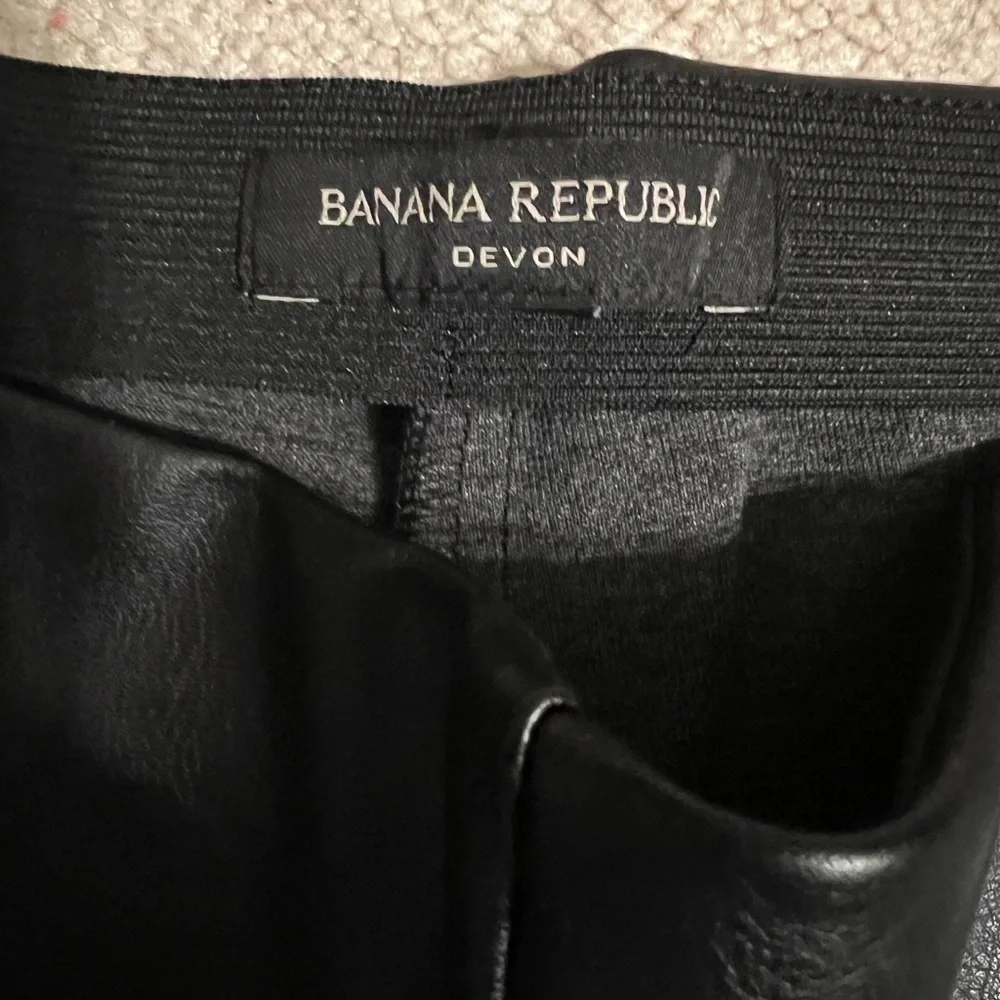 NWOT Banana Republic Vegan Leather Devon Legging Pants 8 Petite - Picture 5 of 8